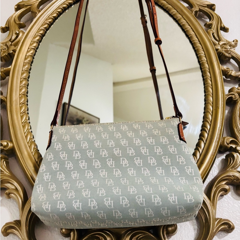Rare 2010s Dooney & Bourke classic mint green - Picture 2 of 10